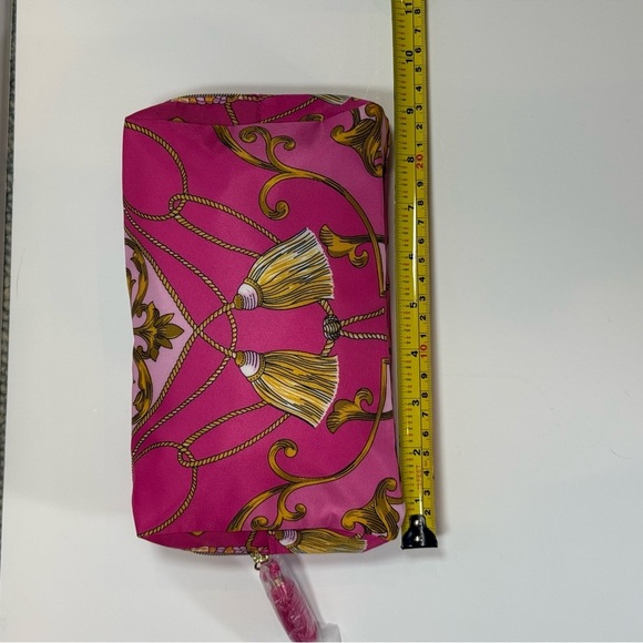 Estee Lauder Soft Pink and Gold Cosmetic Bag - Picture 6 of 8